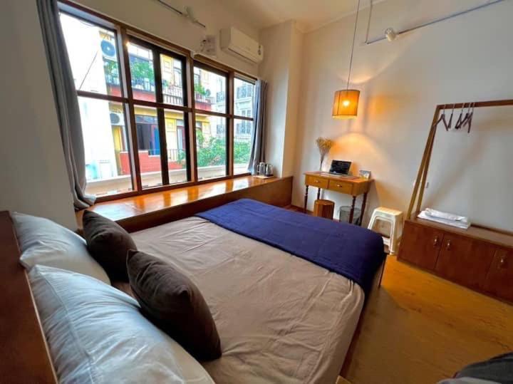 Nice Room Located Right Next To The Old Quarter Can Phong Nhieu Anh Sang Tai Ngay Gan Pho Di Bo Ho Guom Hanoi Bagian luar foto