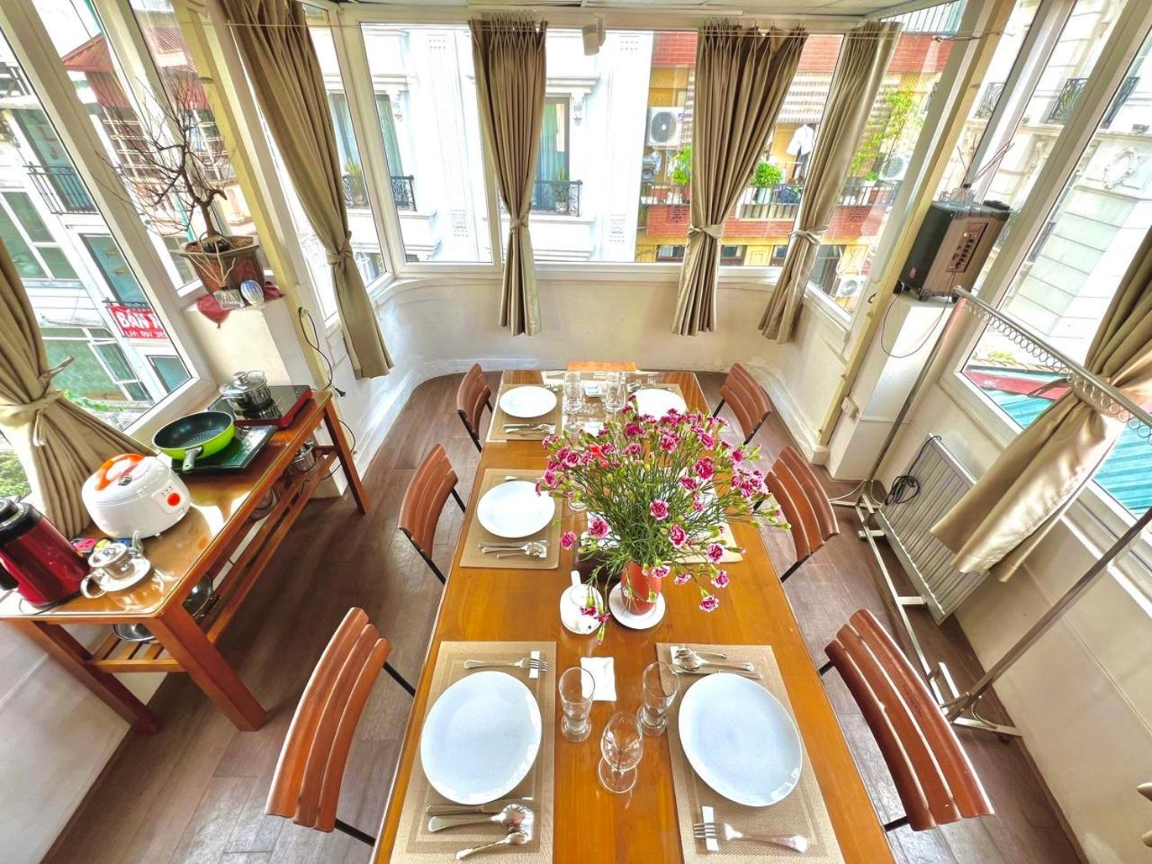 Nice Room Located Right Next To The Old Quarter Can Phong Nhieu Anh Sang Tai Ngay Gan Pho Di Bo Ho Guom Hanoi Bagian luar foto